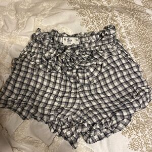 Hollister Flowy shorts, Size XS